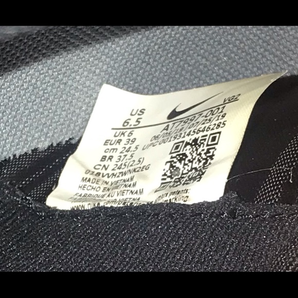 Nike Mercurial Vapor 13 soccer Women U.S 6.5 Black AT7997-001 - Picture 9 of 12